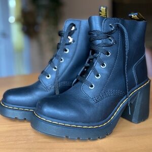 NEW Dr. Marten's Jesy  Platform Leather Lace-Up Boots SIZE 9 /UK 7